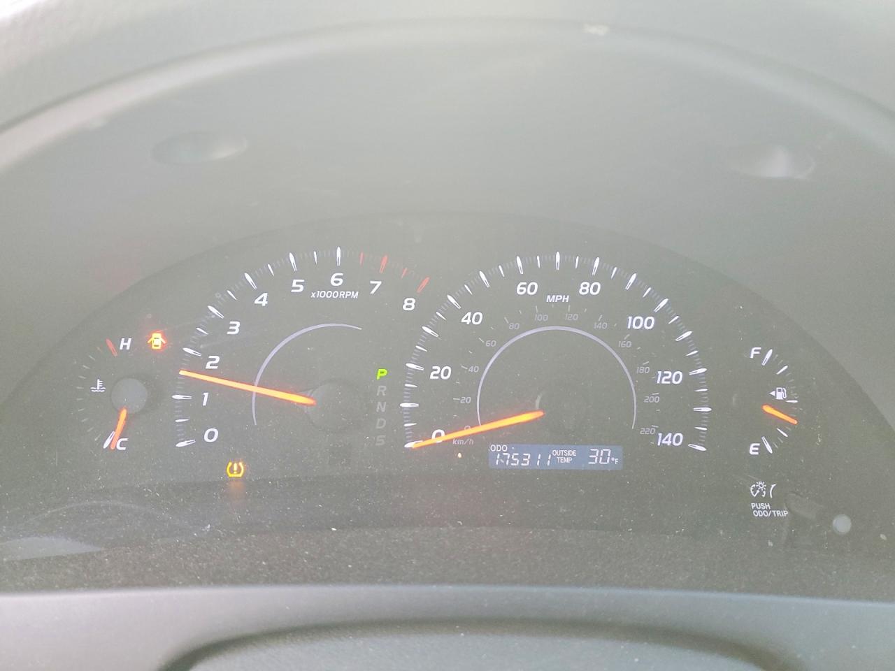 2010 TOYOTA CAMRY BASE photo 17