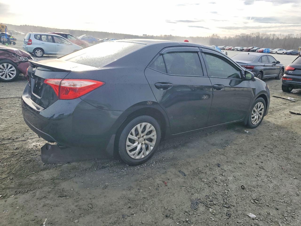 2017 TOYOTA COROLLA L photo 3