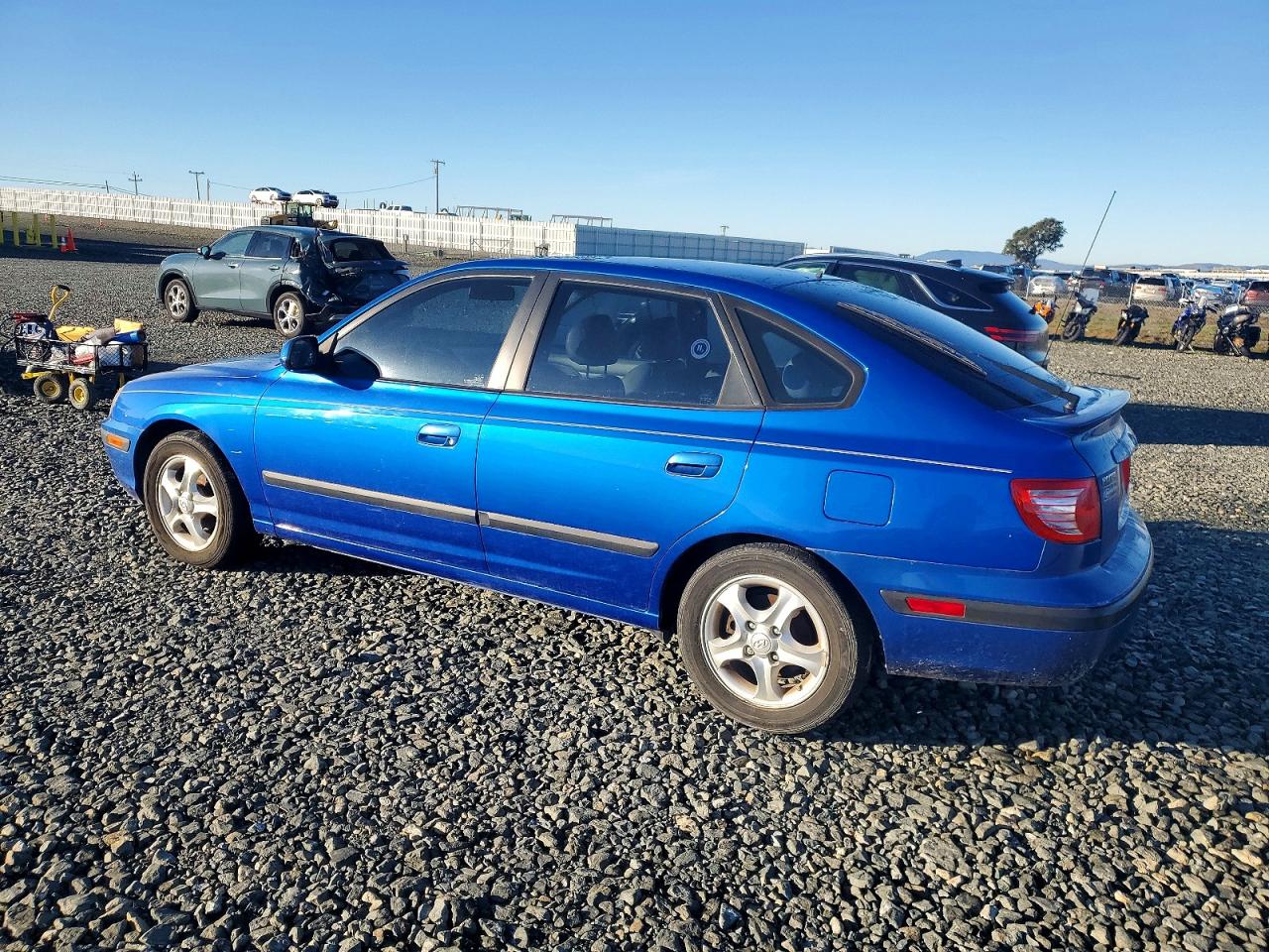 2004 HYUNDAI ELANTRA GLS photo 2