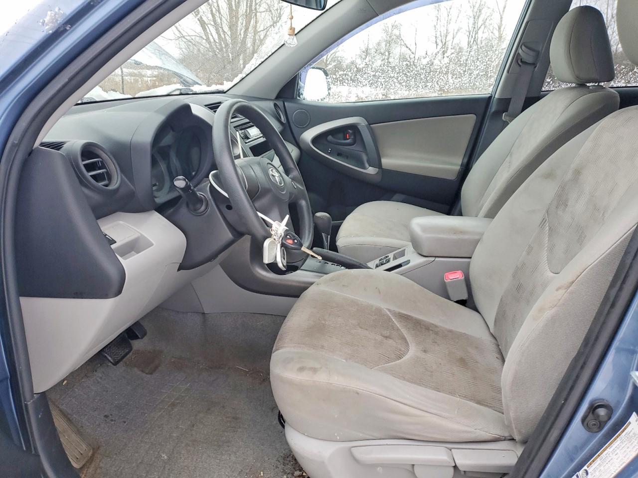 2011 TOYOTA RAV4 photo 7