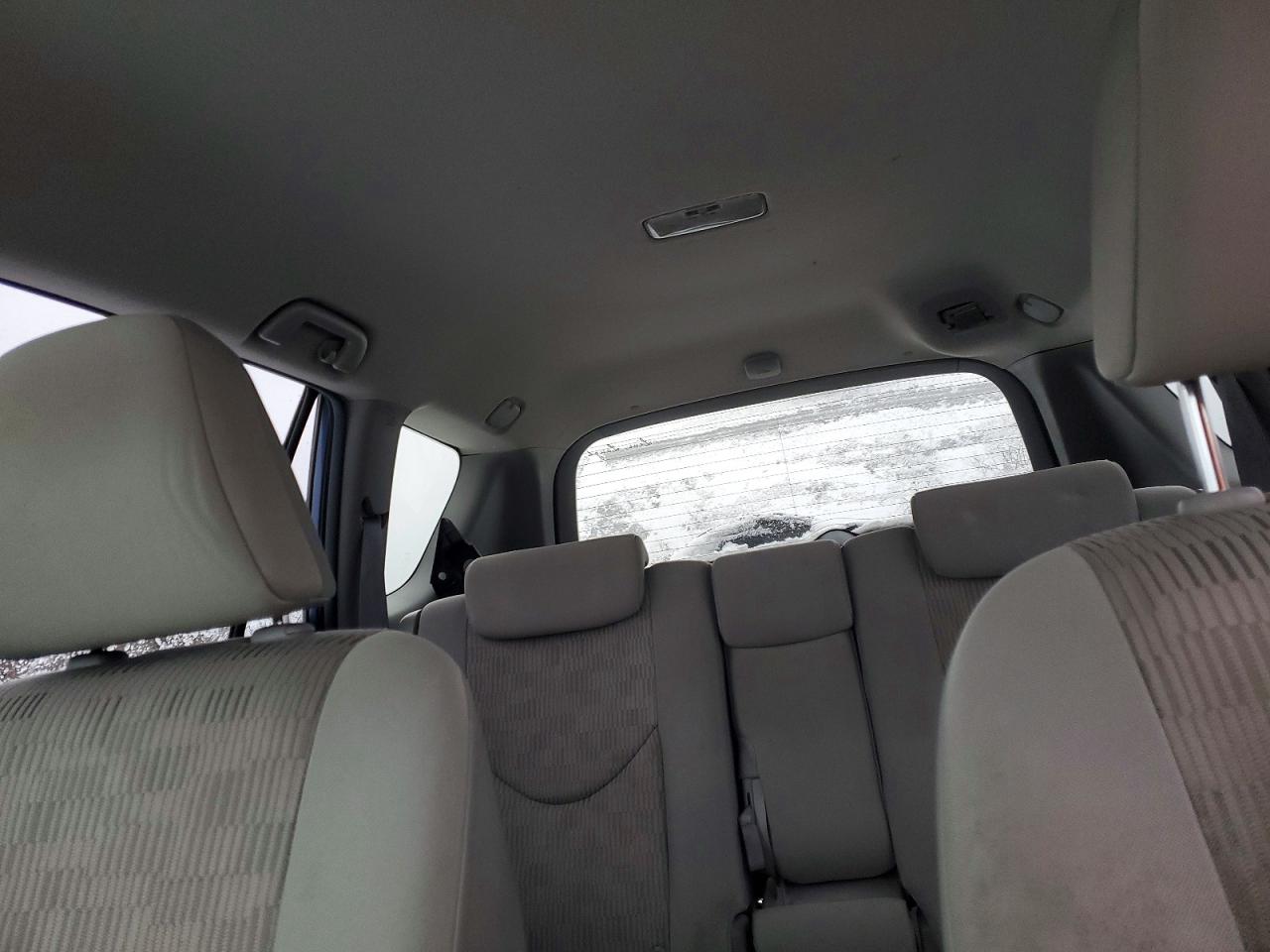 2011 TOYOTA RAV4 photo 10