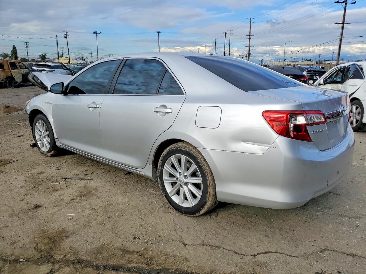 2013 TOYOTA CAMRY HYBRID photo 2