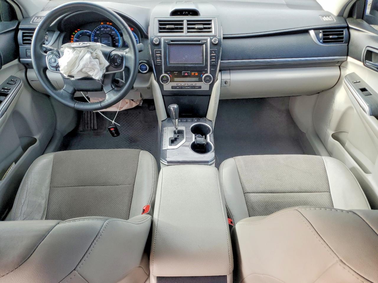 2013 TOYOTA CAMRY HYBRID photo 8