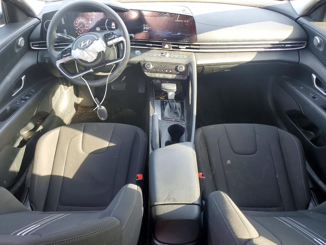 2024 HYUNDAI ELANTRA SEL photo 8