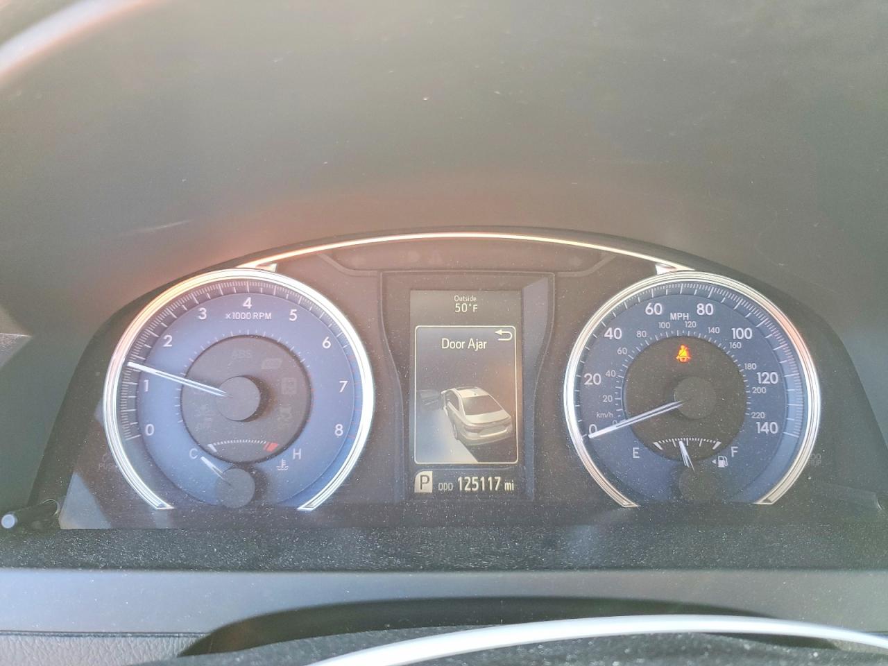 2017 TOYOTA CAMRY LE photo 25