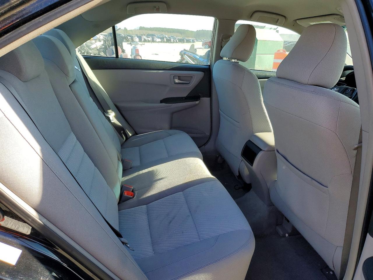 2017 TOYOTA CAMRY LE photo 28