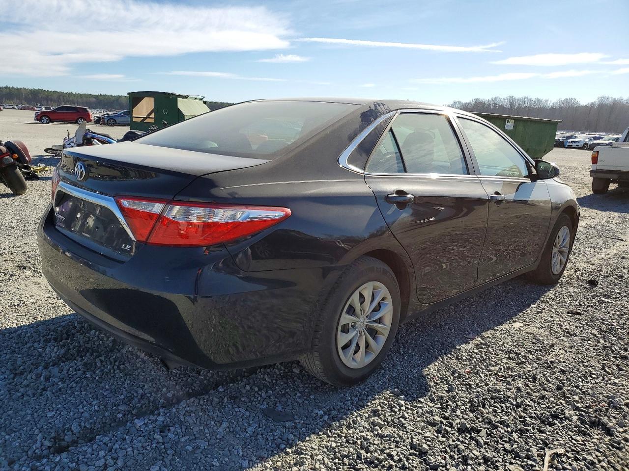 2017 TOYOTA CAMRY LE photo 7