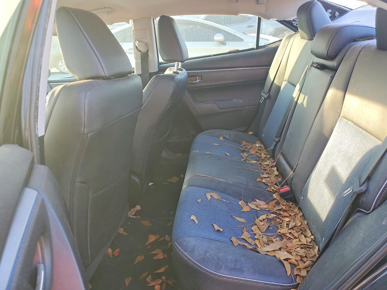 2016 TOYOTA COROLLA L photo 10