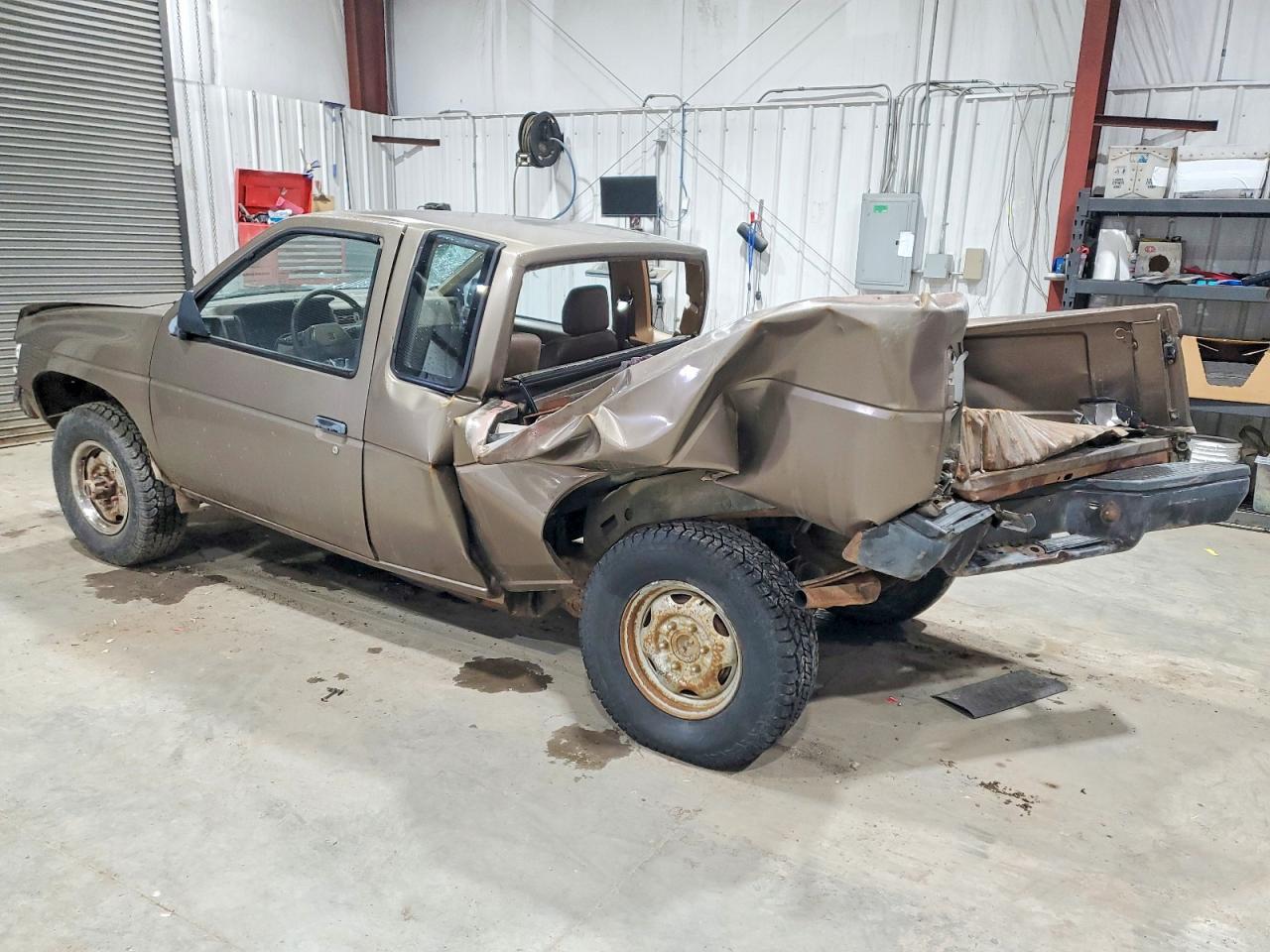 1986 NISSAN D21 KING CAB photo 2
