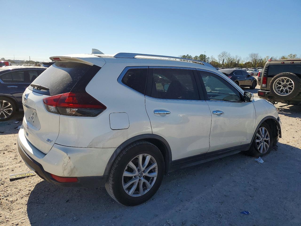 2018 NISSAN ROGUE S photo 3