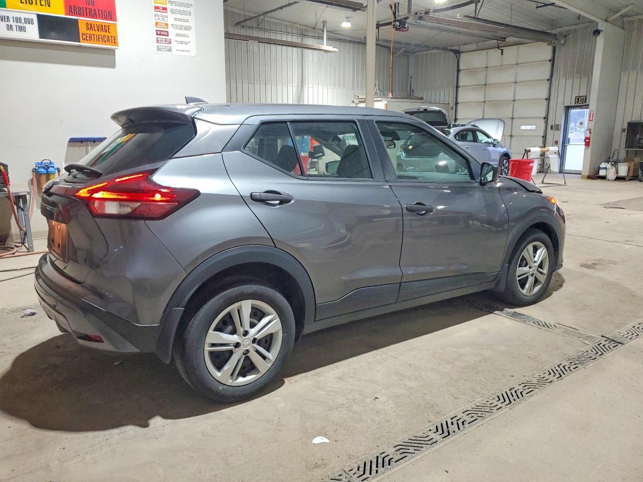 2022 NISSAN KICKS S photo 3