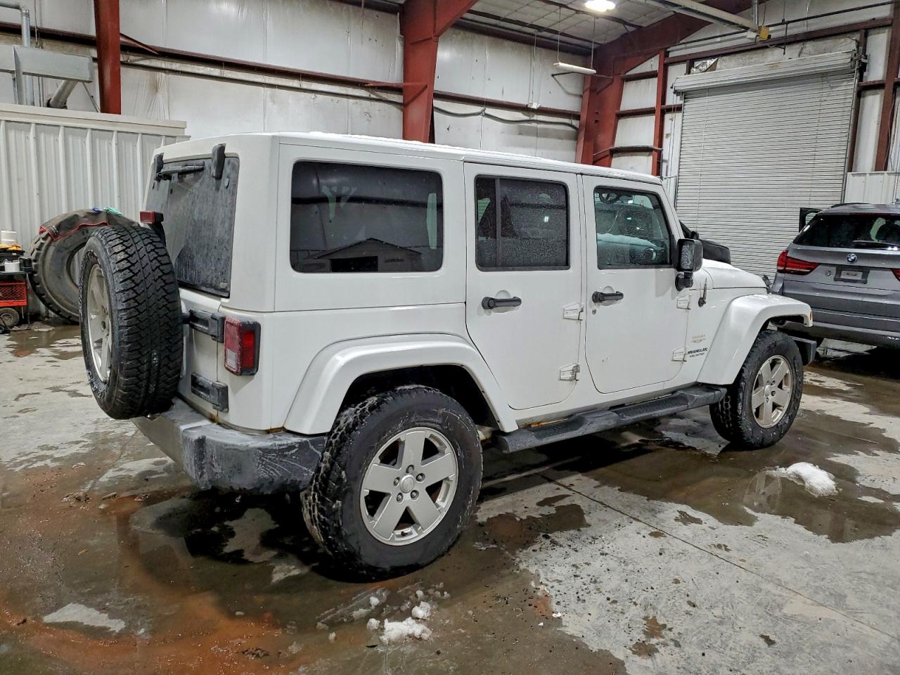 2012 JEEP WRANGLER UNLIMITED SAHARA photo 3