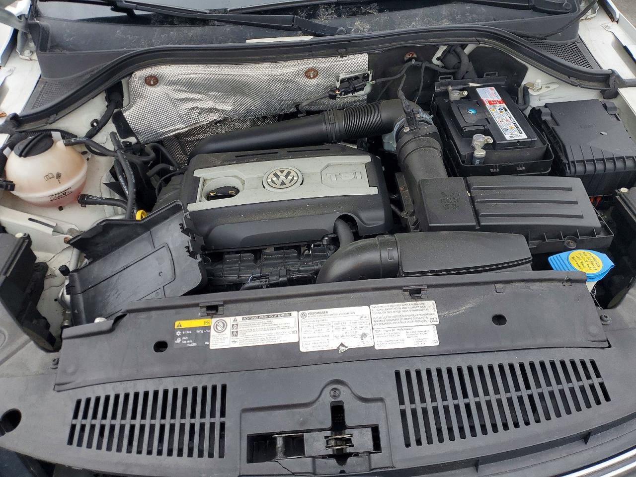 2017 VOLKSWAGEN TIGUAN SPORT photo 12