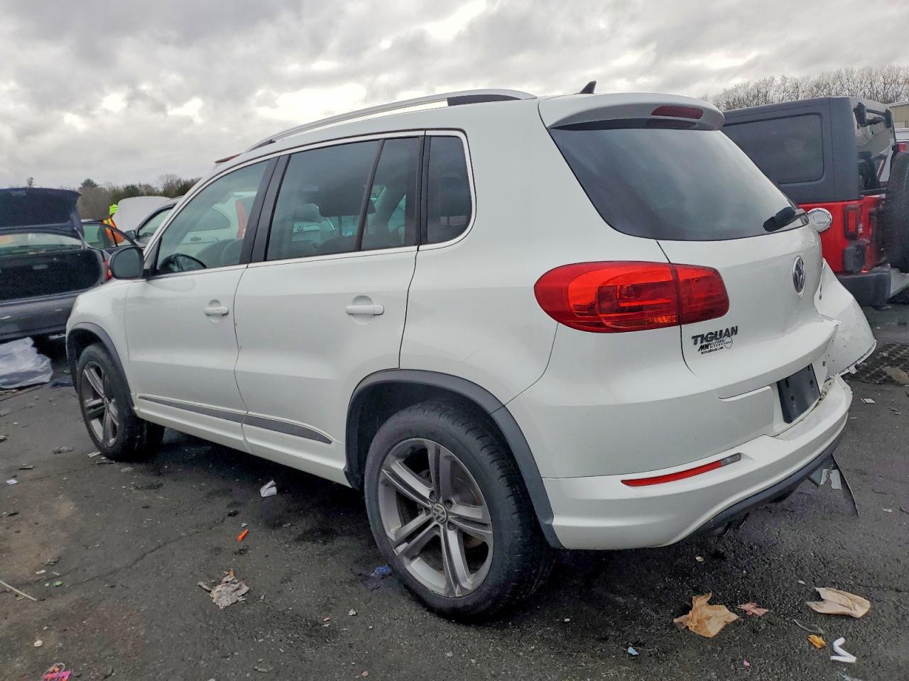 2017 VOLKSWAGEN TIGUAN SPORT photo 2