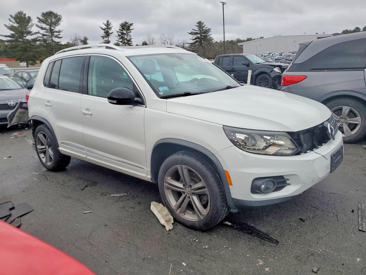 2017 VOLKSWAGEN TIGUAN SPORT photo 4