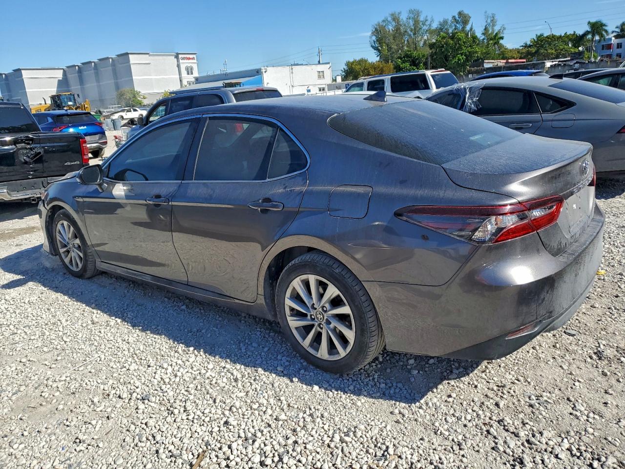 2021 TOYOTA CAMRY LE photo 2