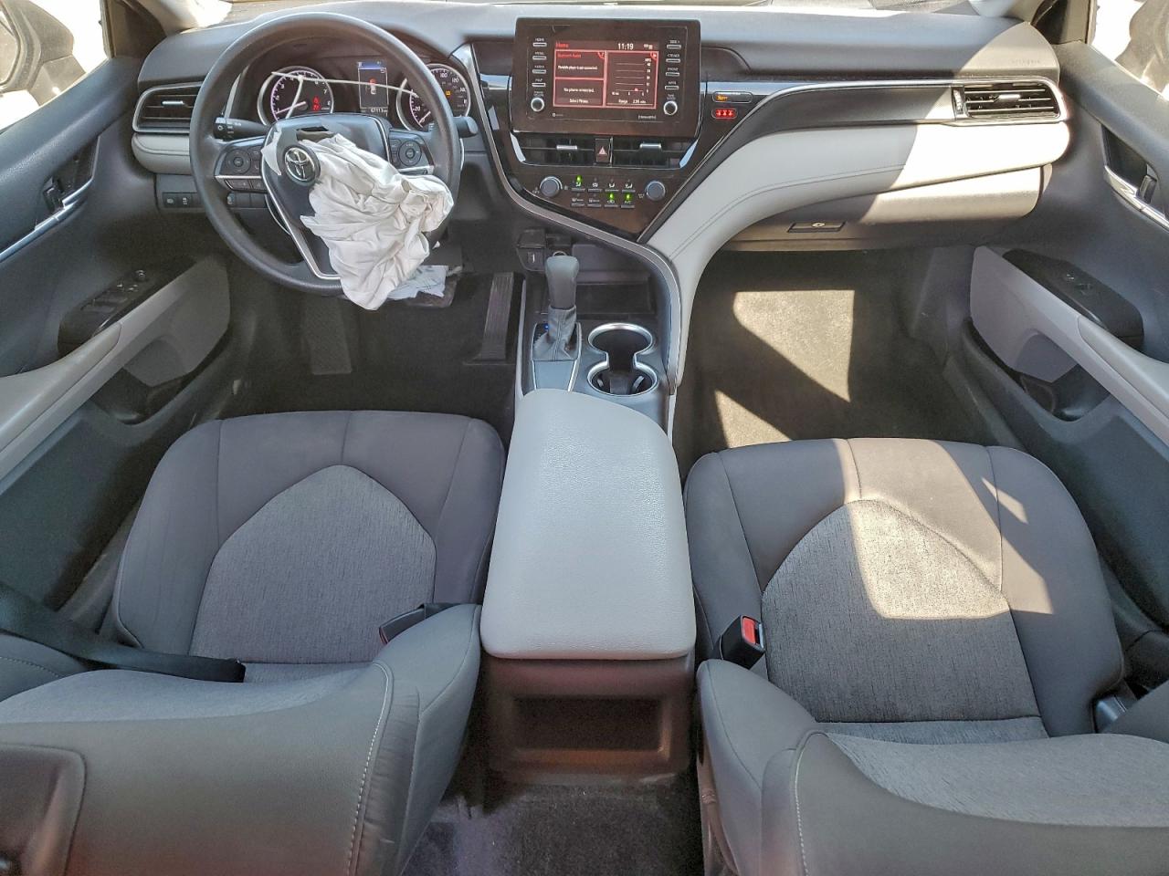 2021 TOYOTA CAMRY LE photo 8