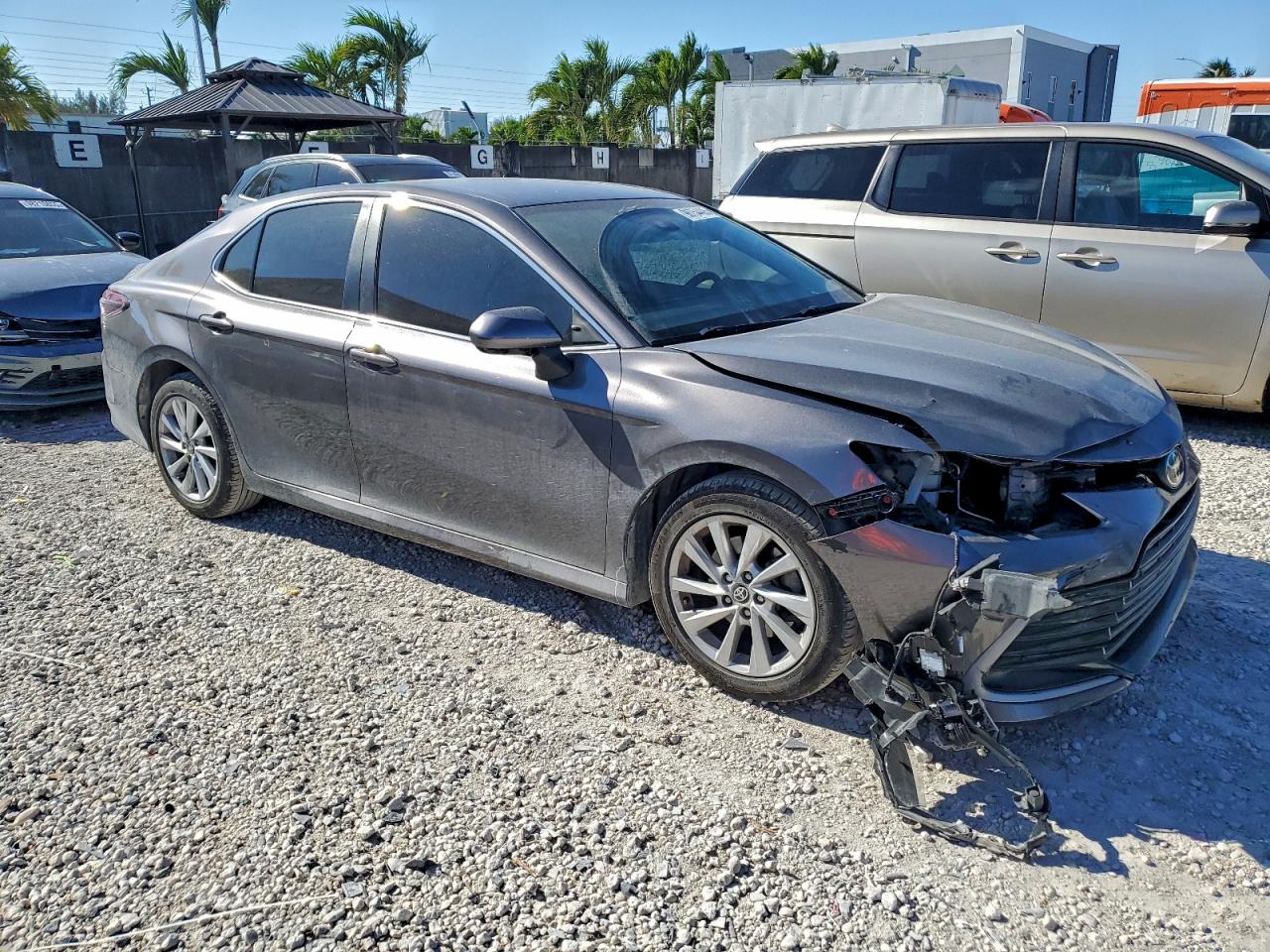 2021 TOYOTA CAMRY LE photo 4