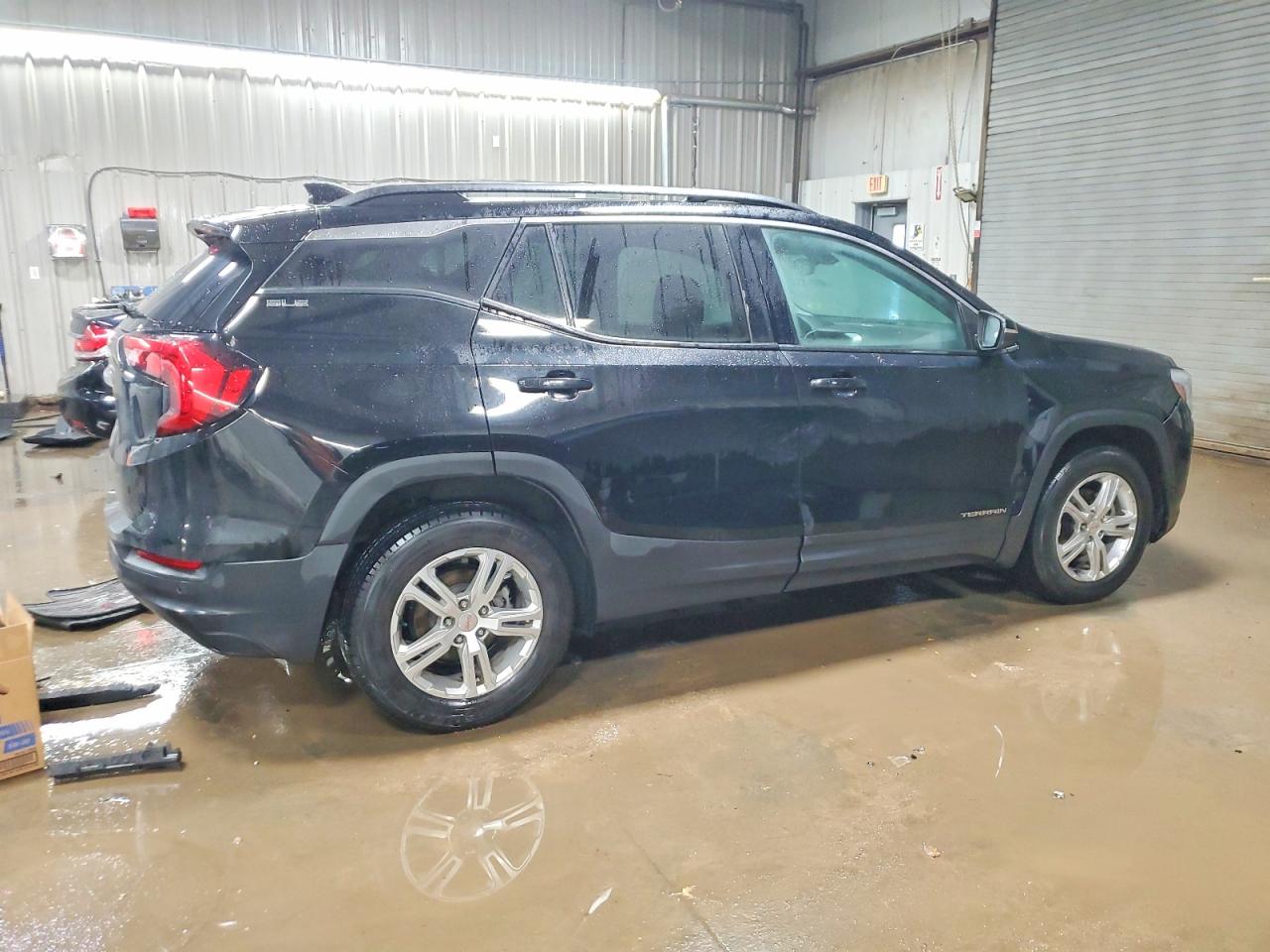 2018 GMC TERRAIN SLE photo 3