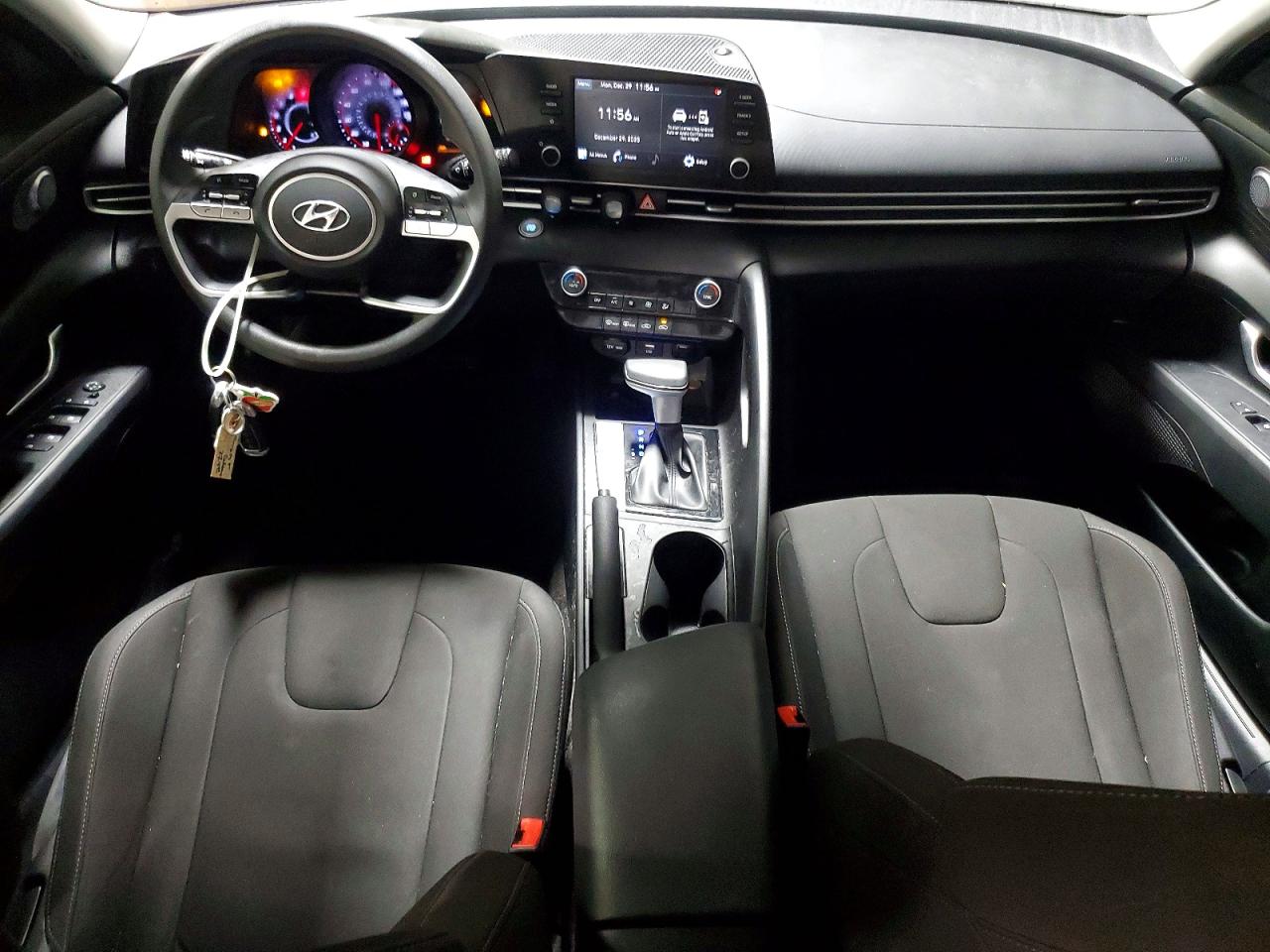 2022 HYUNDAI ELANTRA SEL photo 8