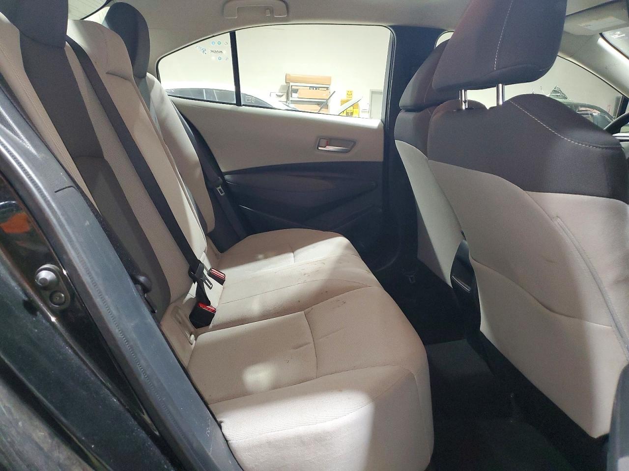 2021 TOYOTA COROLLA LE photo 10