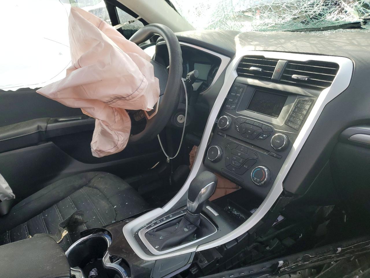 2016 FORD FUSION SE photo 9