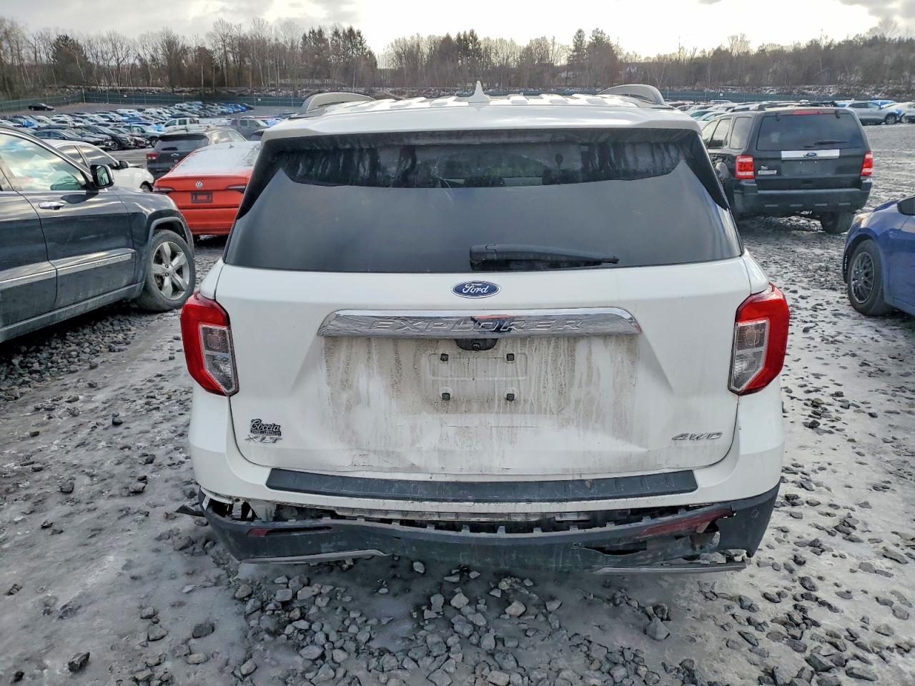 2021 FORD EXPLORER XLT photo 6
