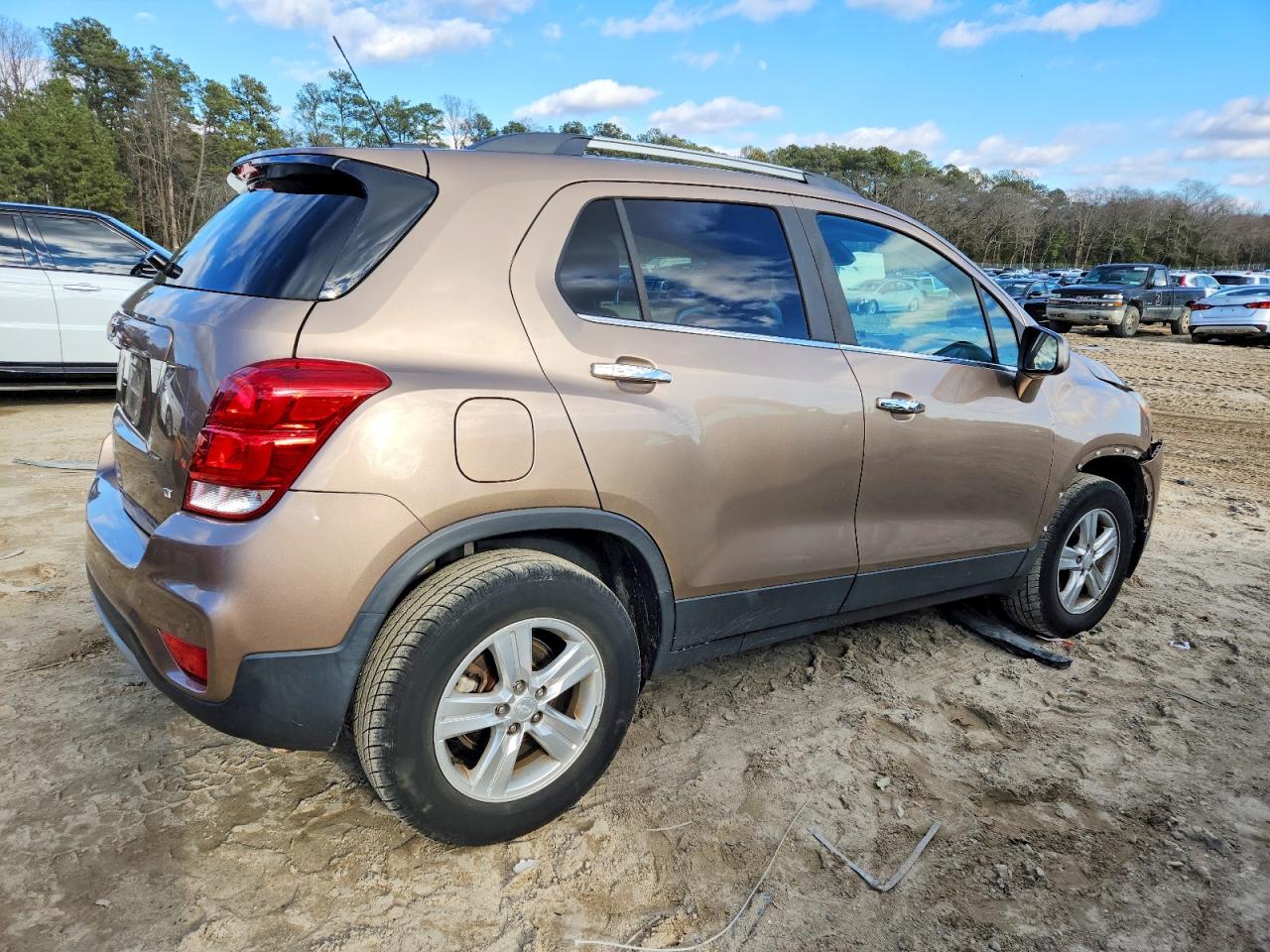 2018 CHEVROLET TRAX 1LT photo 3