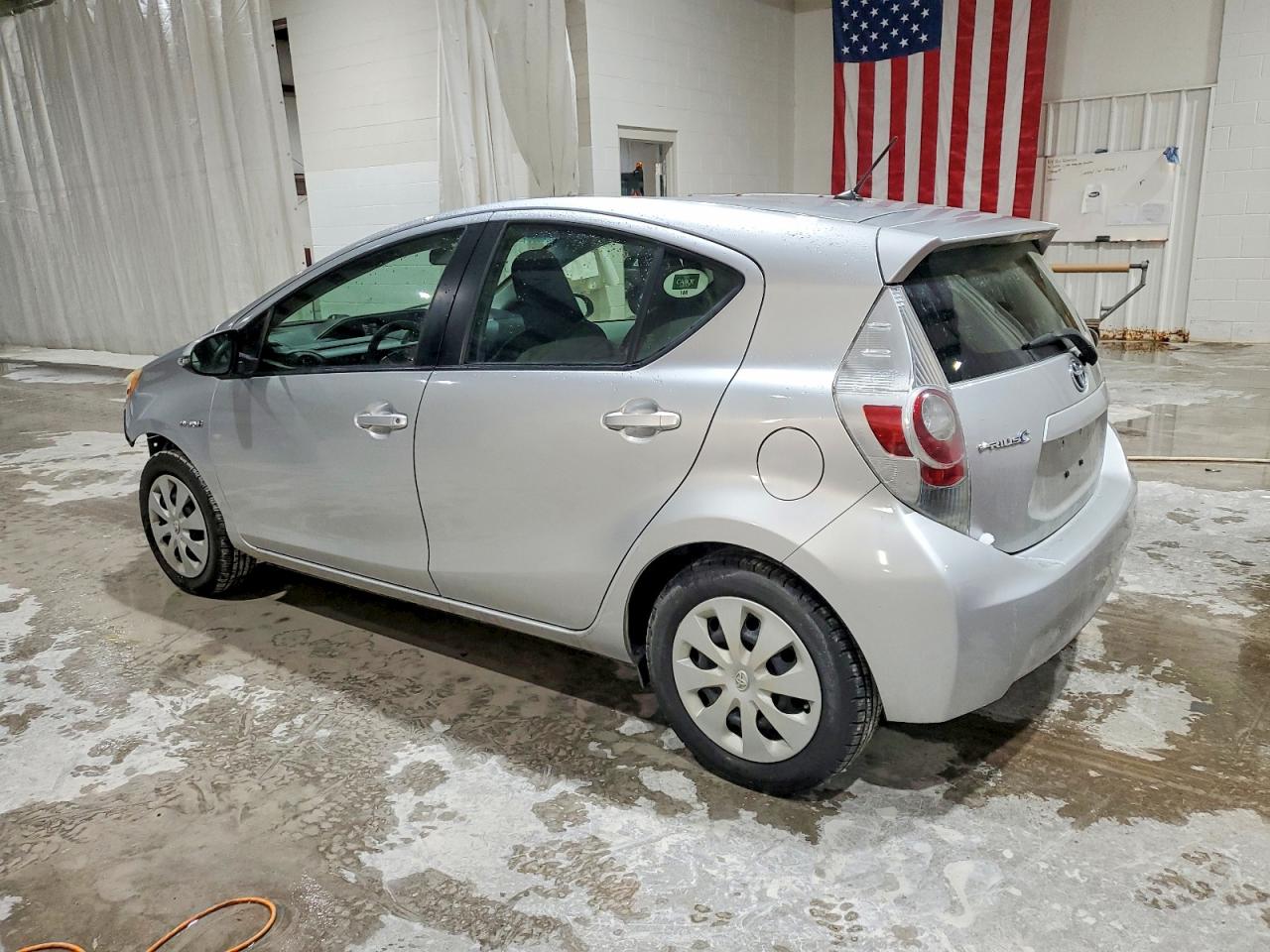 2012 TOYOTA PRIUS C photo 2