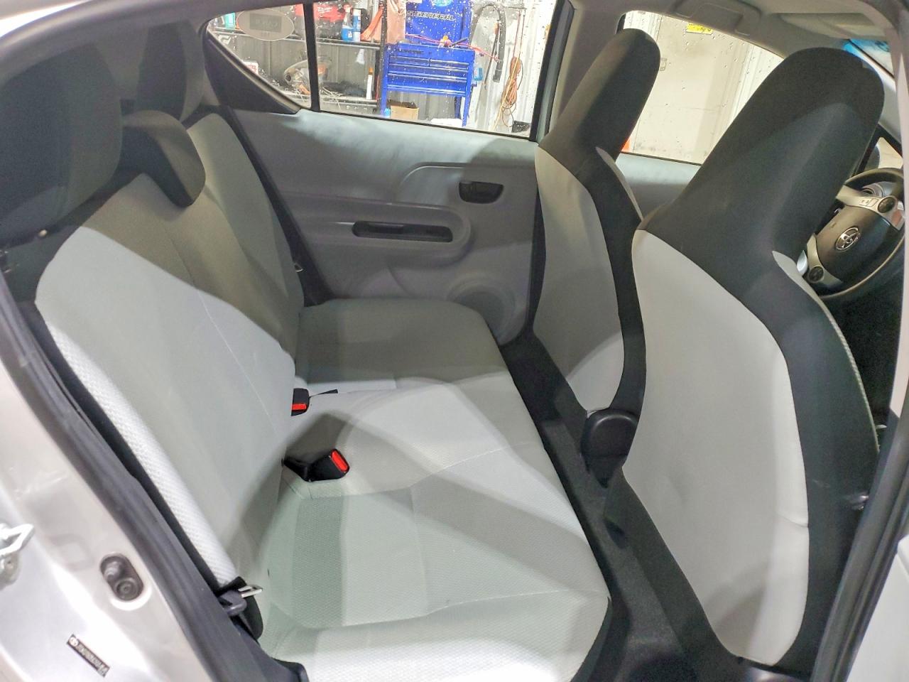 2012 TOYOTA PRIUS C photo 10