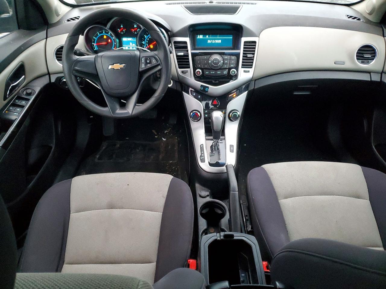 2014 CHEVROLET CRUZE LS photo 8