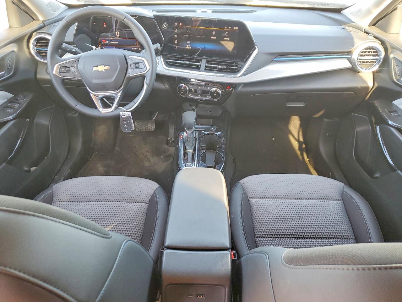 2025 CHEVROLET TRAX 1LT photo 8