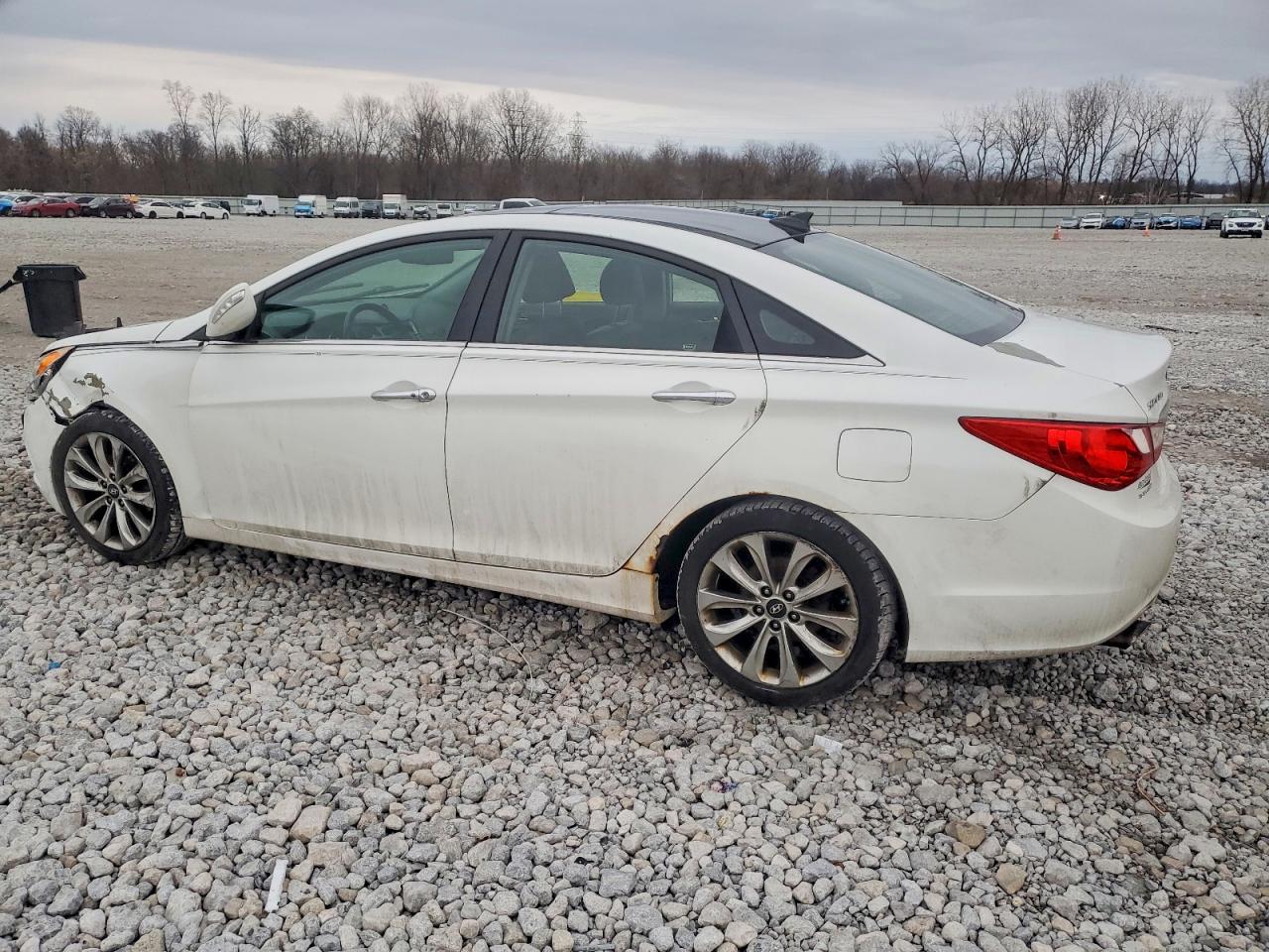 2012 HYUNDAI SONATA SE photo 2