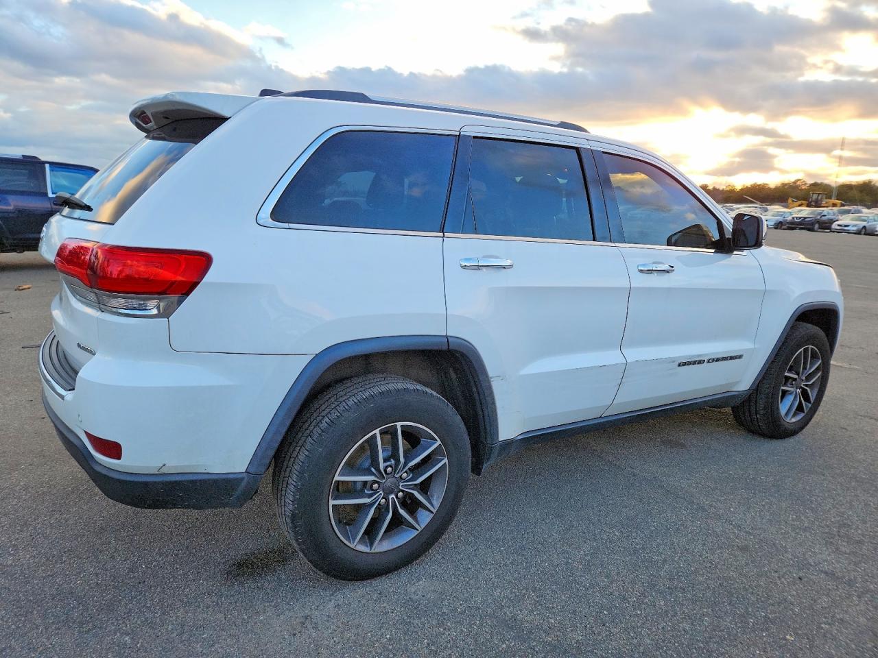 2019 JEEP GRAND CHEROKEE LIMITED photo 3