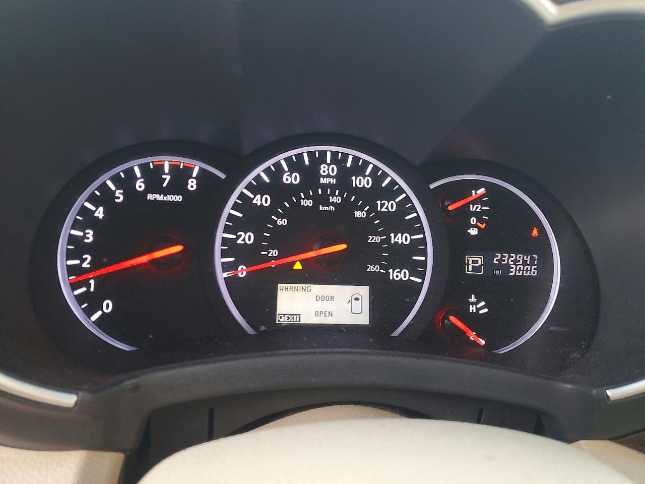 2012 NISSAN QUEST S photo 9