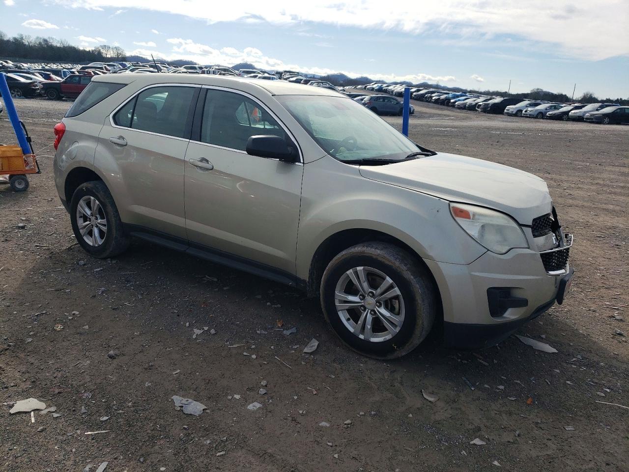 2014 CHEVROLET EQUINOX LS photo 4