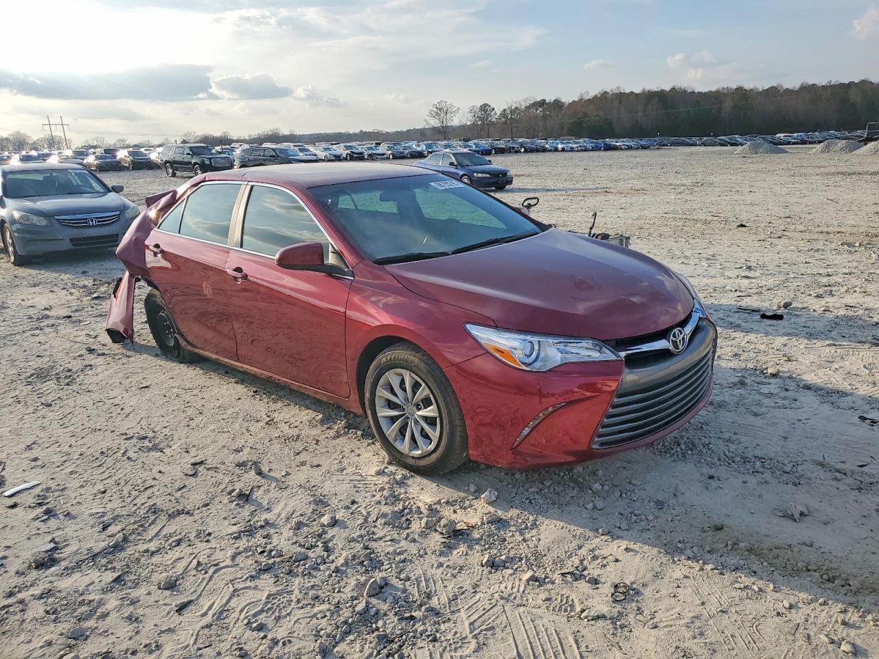 2017 TOYOTA CAMRY LE photo 4