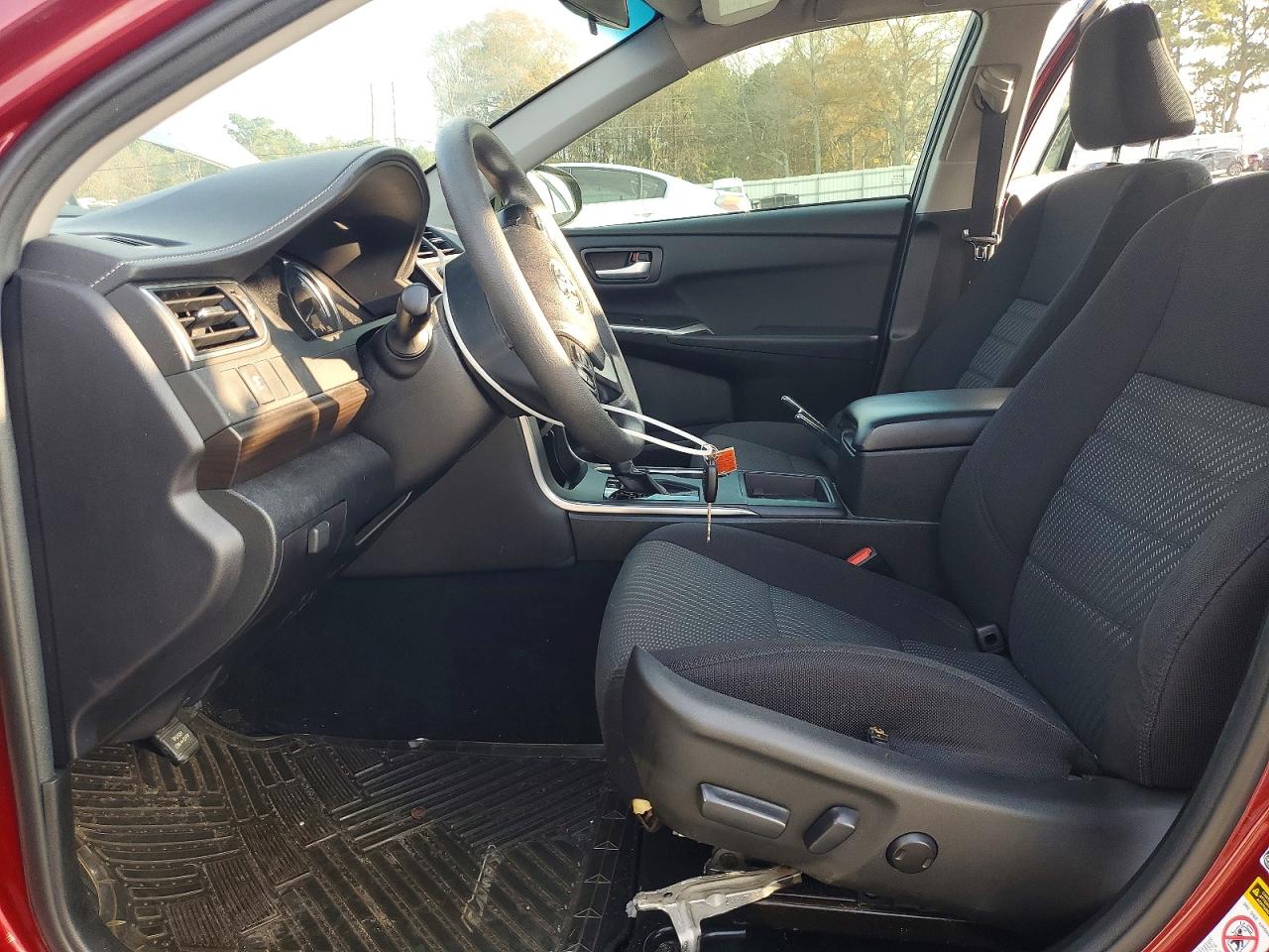 2017 TOYOTA CAMRY LE photo 7
