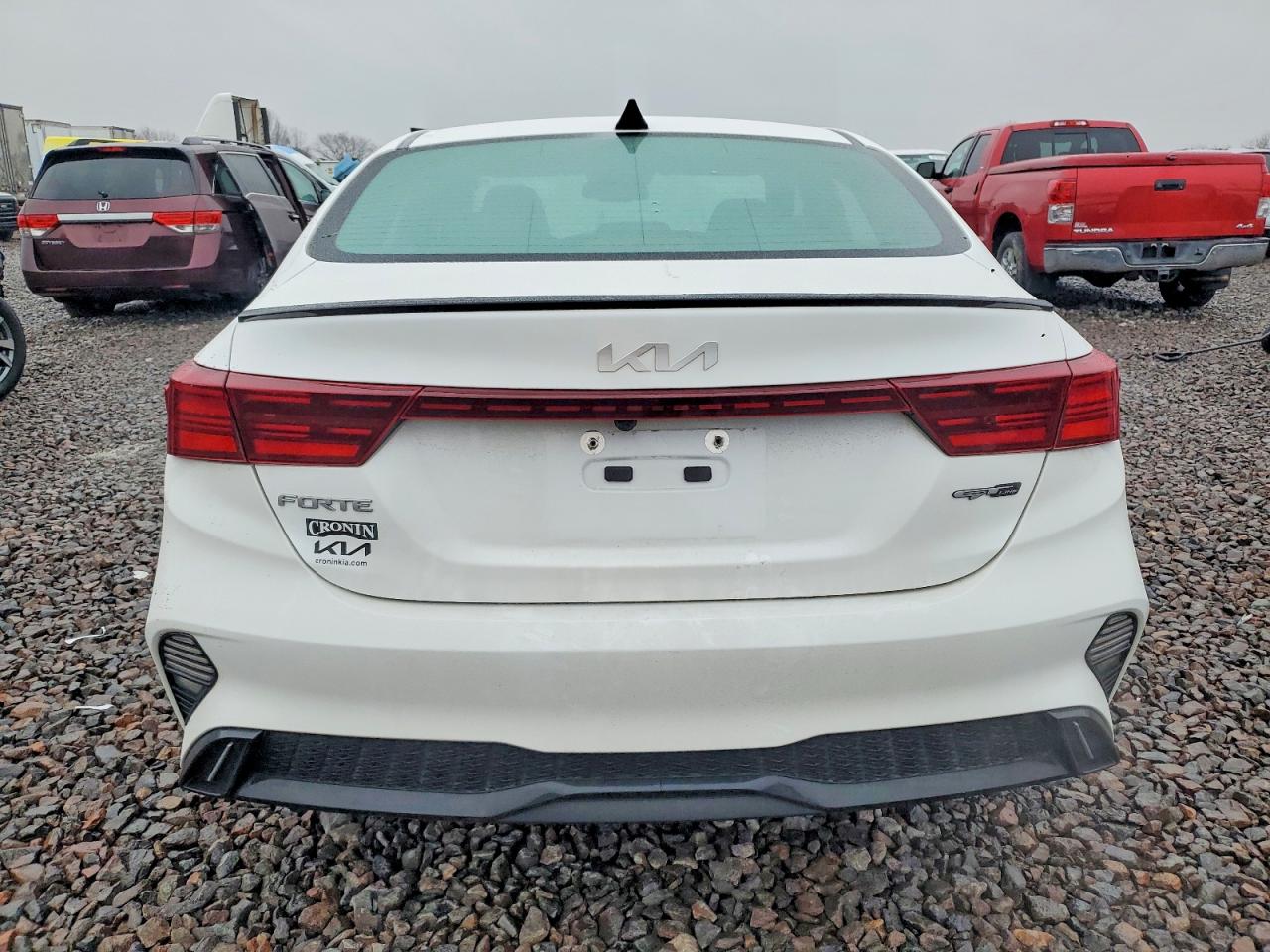 2024 KIA FORTE GT LINE photo 6