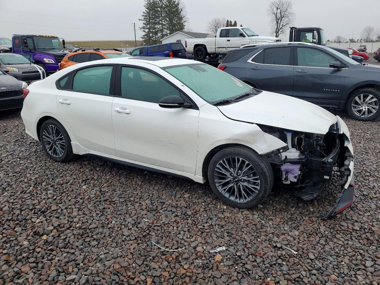 2024 KIA FORTE GT LINE photo 4