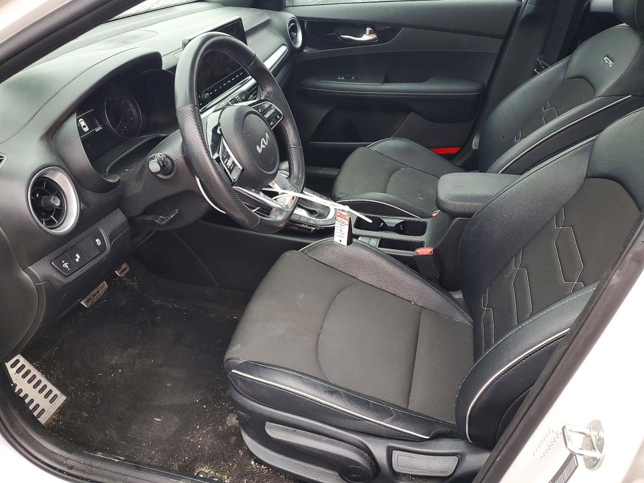 2024 KIA FORTE GT LINE photo 7