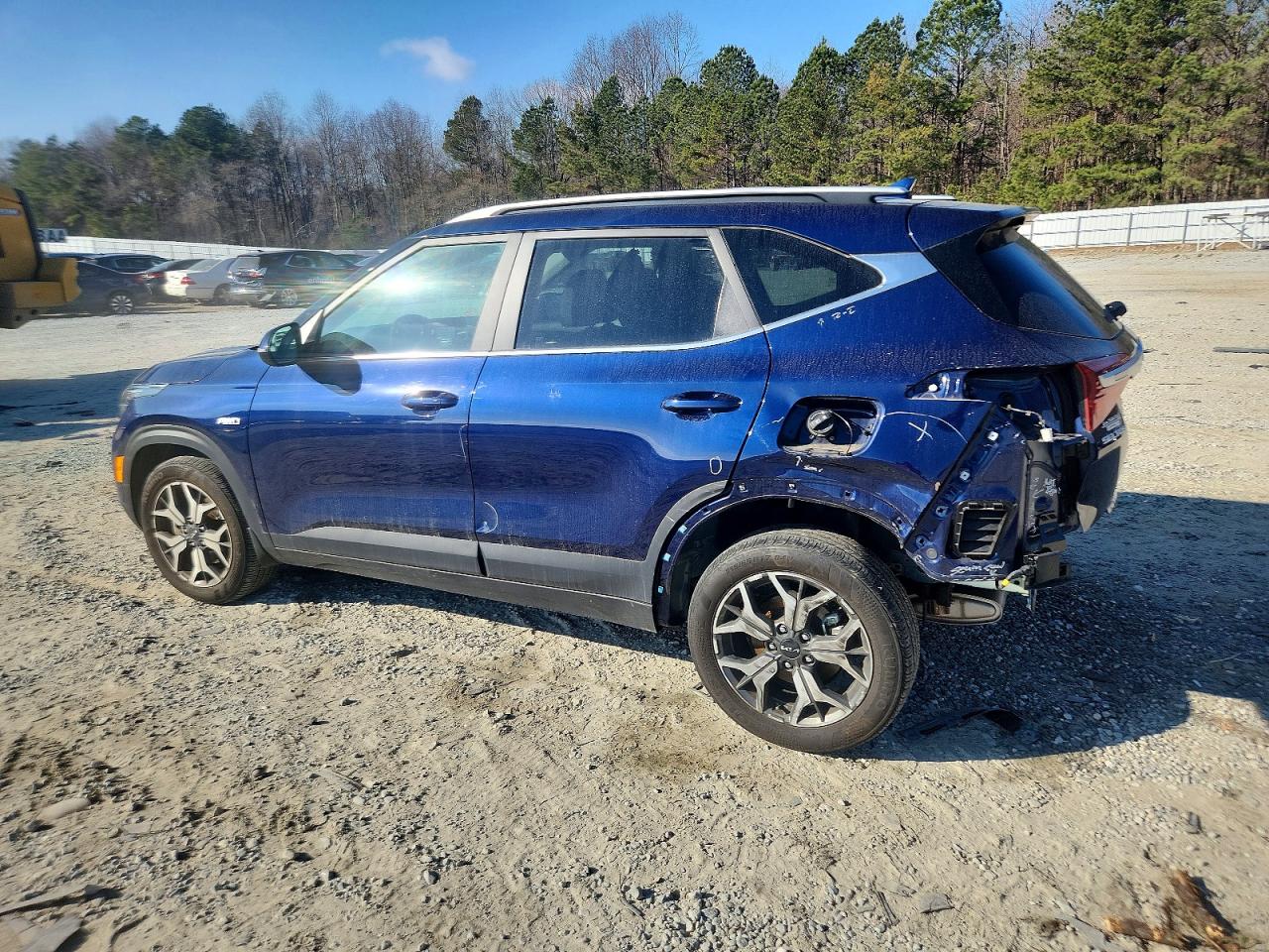 2023 KIA SELTOS EX photo 2