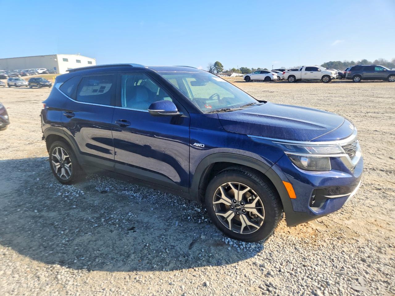 2023 KIA SELTOS EX photo 4