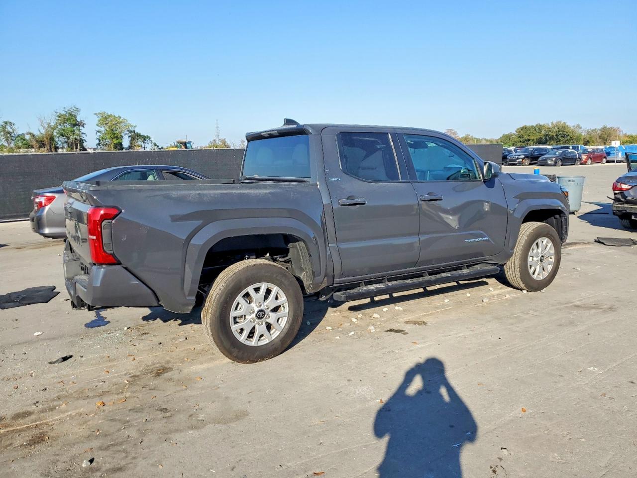 2025 TOYOTA TACOMA DOUBLE CAB photo 3
