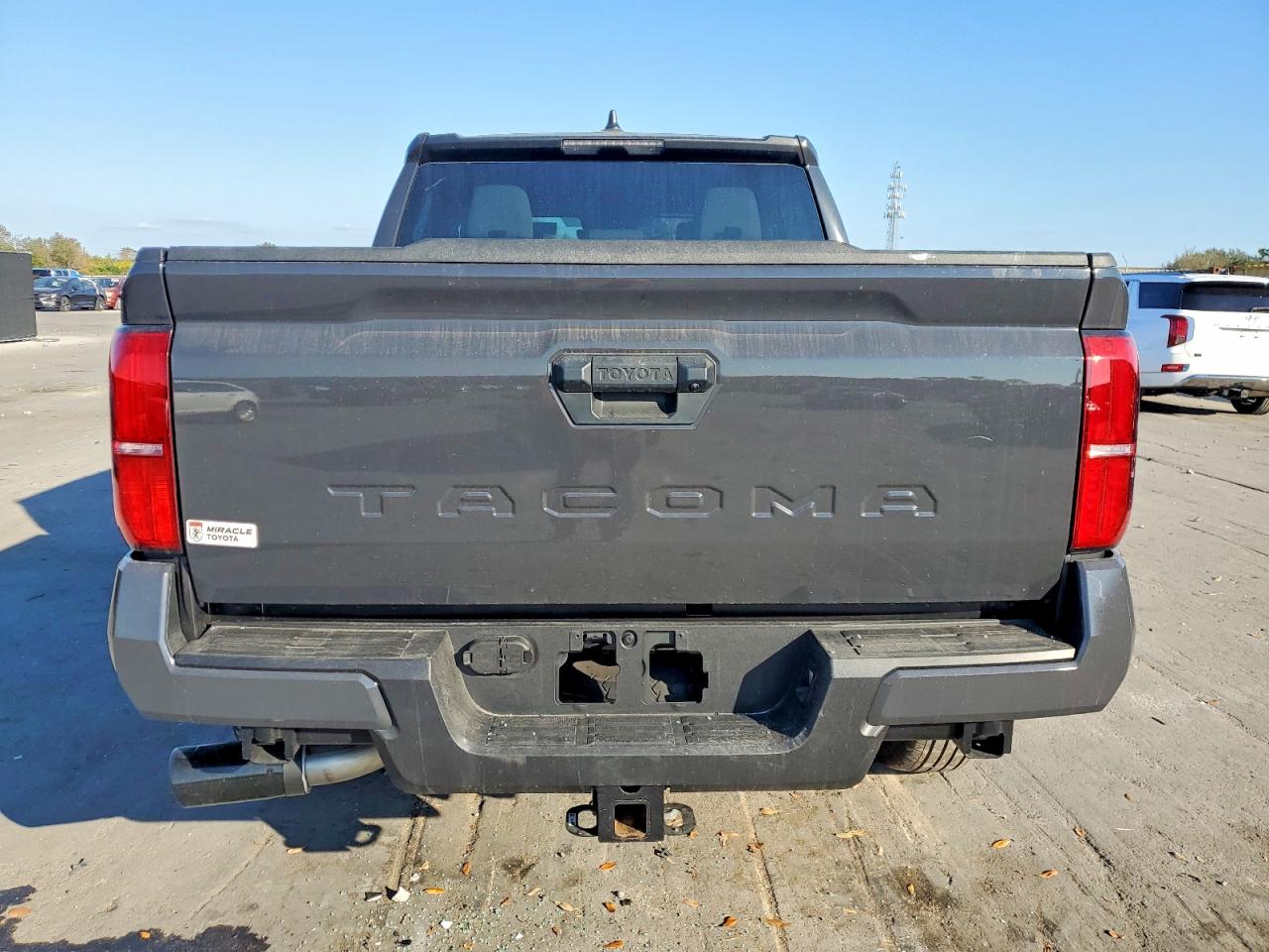 2025 TOYOTA TACOMA DOUBLE CAB photo 6