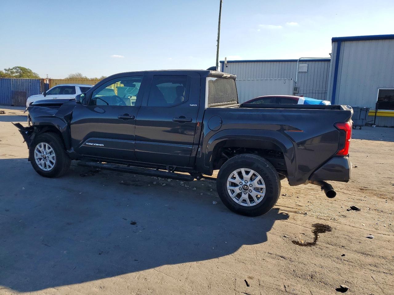 2025 TOYOTA TACOMA DOUBLE CAB photo 2