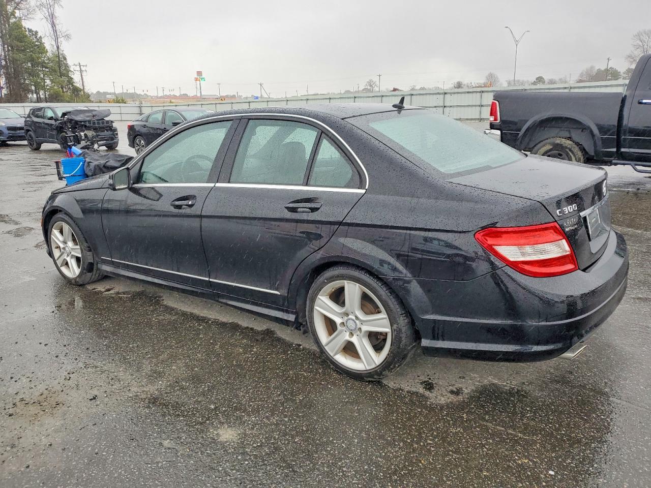 2011 MERCEDES-BENZ C 300 photo 2