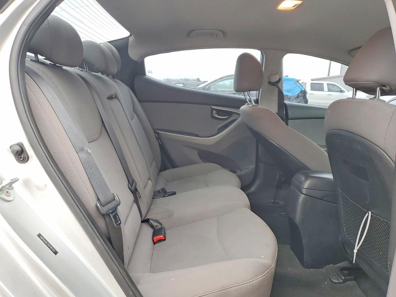 2016 HYUNDAI ELANTRA SE photo 10