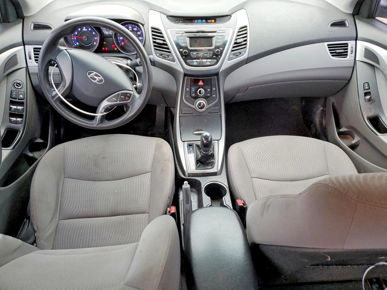2016 HYUNDAI ELANTRA SE photo 8