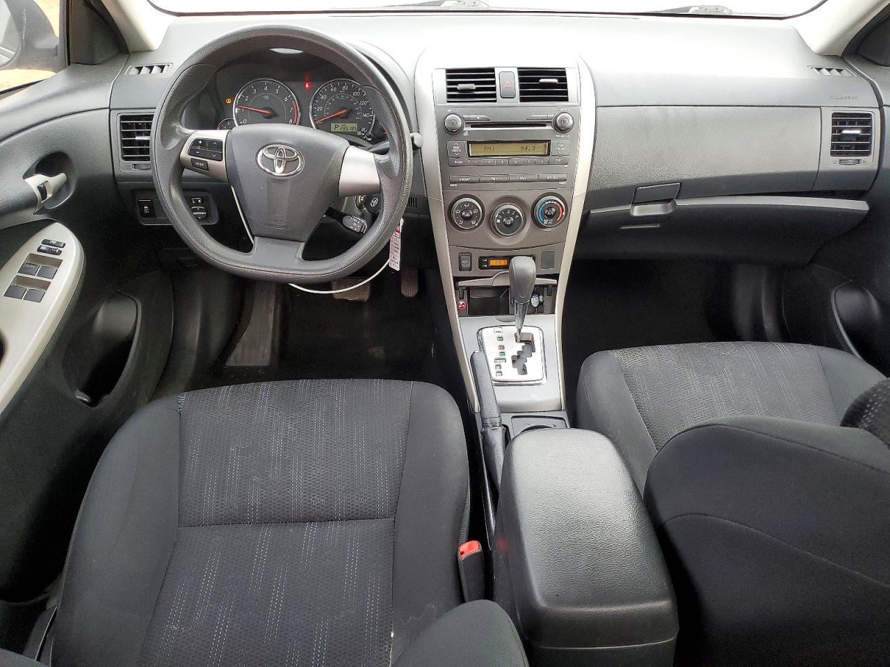 2011 TOYOTA COROLLA S photo 8